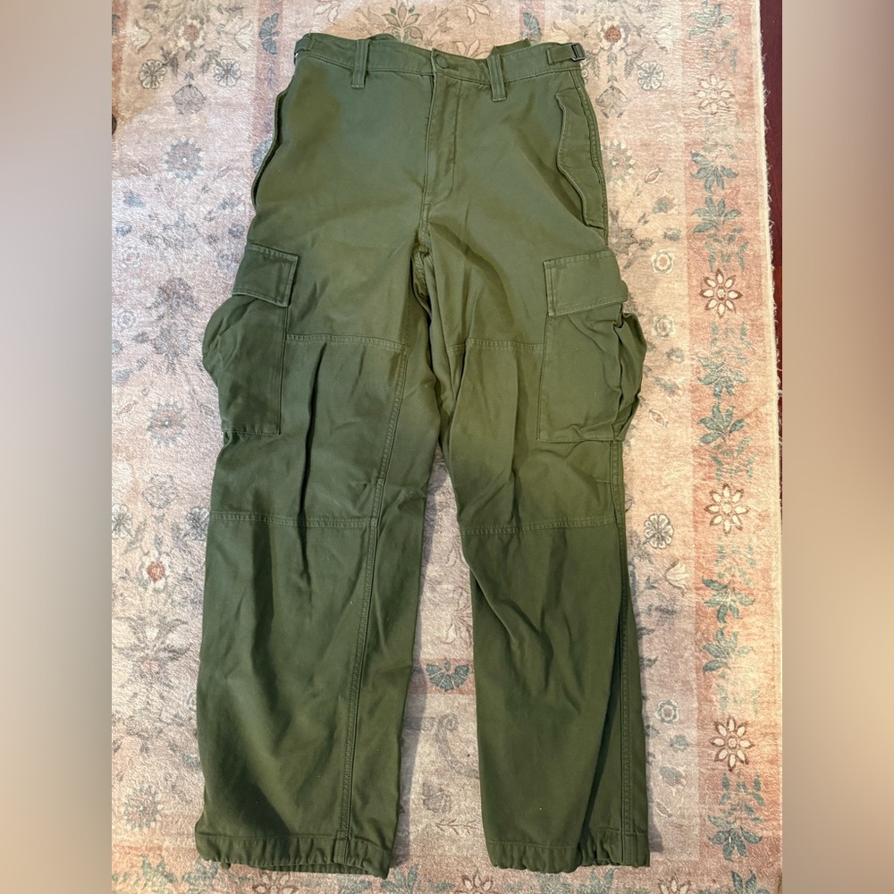 Aritzia TNA Forest Green Cargo Pants